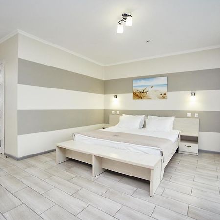 Family Hotel Happy Inn Zatoka Dış mekan fotoğraf