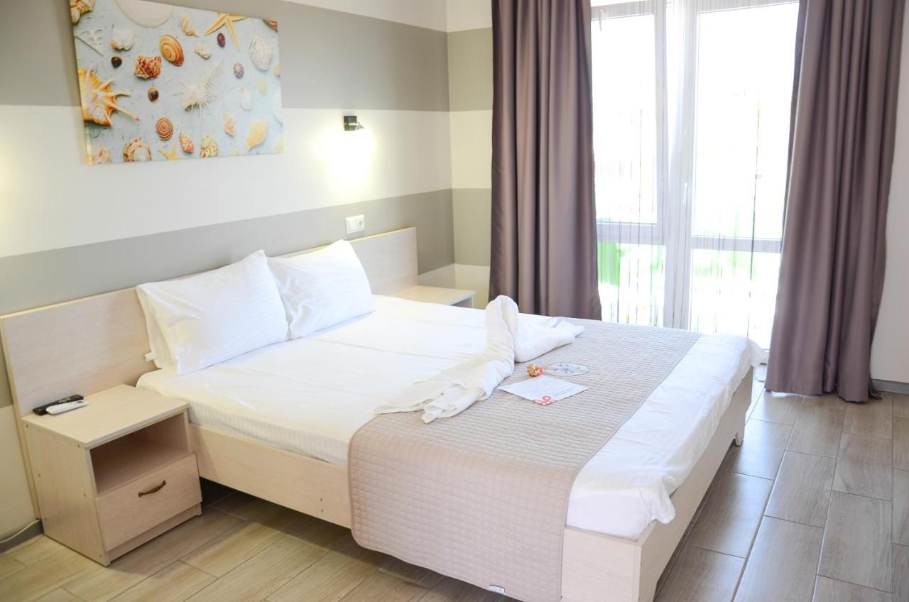 Family Hotel Happy Inn Zatoka Dış mekan fotoğraf
