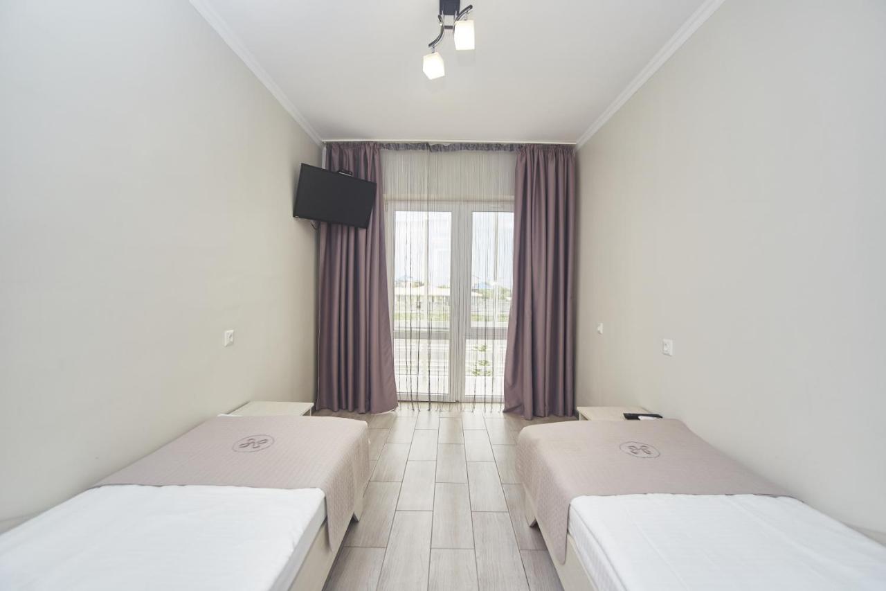 Family Hotel Happy Inn Zatoka Dış mekan fotoğraf