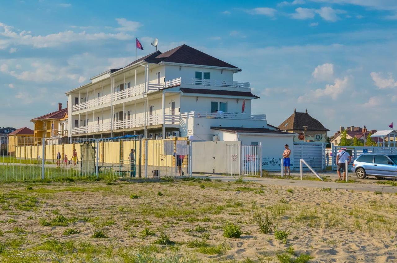 Family Hotel Happy Inn Zatoka Dış mekan fotoğraf