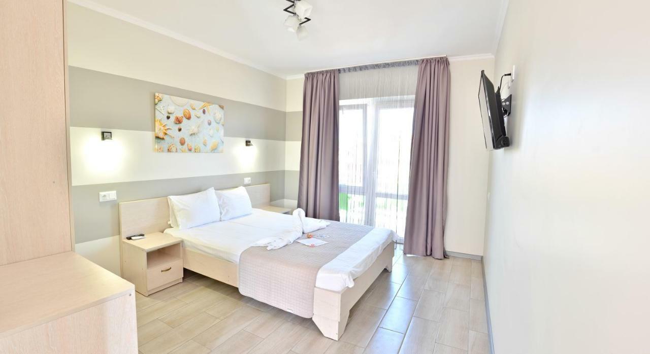 Family Hotel Happy Inn Zatoka Dış mekan fotoğraf